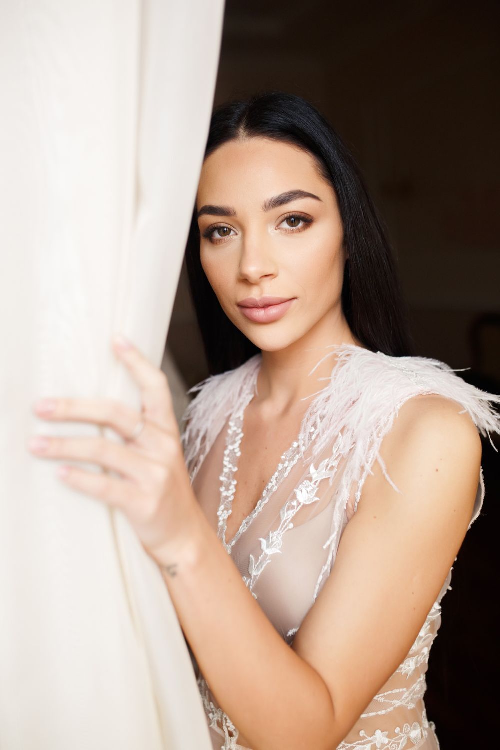 manhattan specialty packages model with black hair