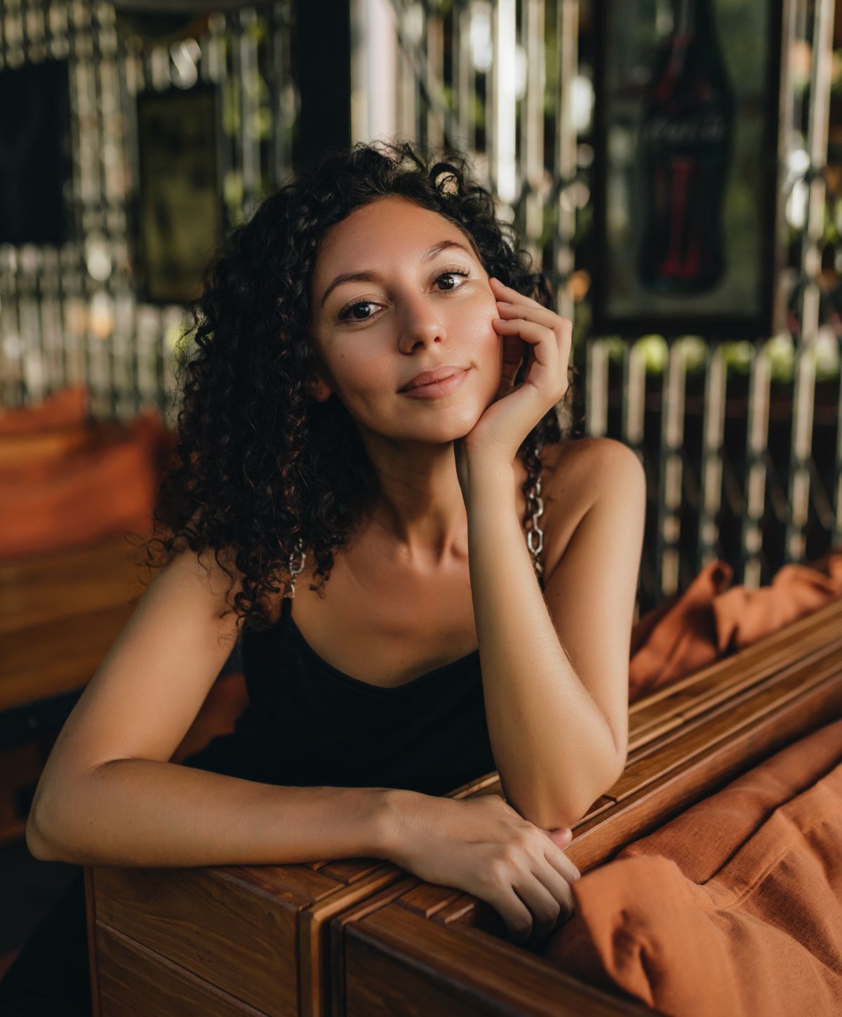 manhattan weight loss model with curly hair