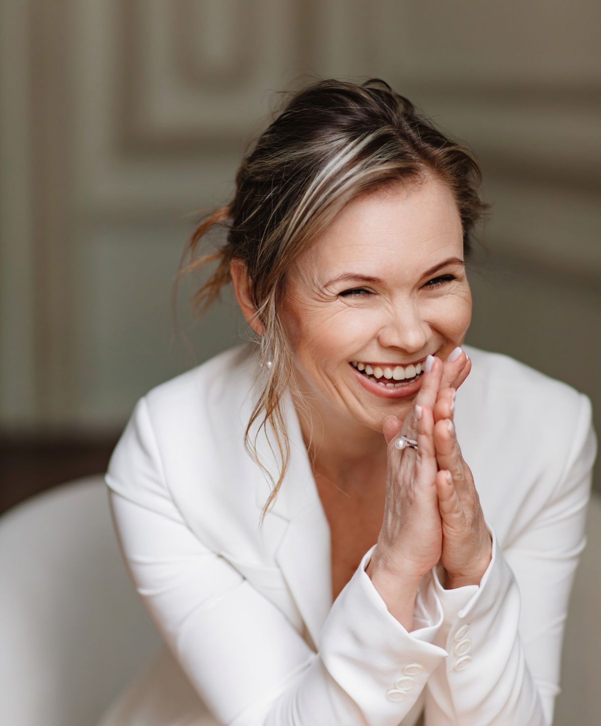 manhattan weight loss model smiling